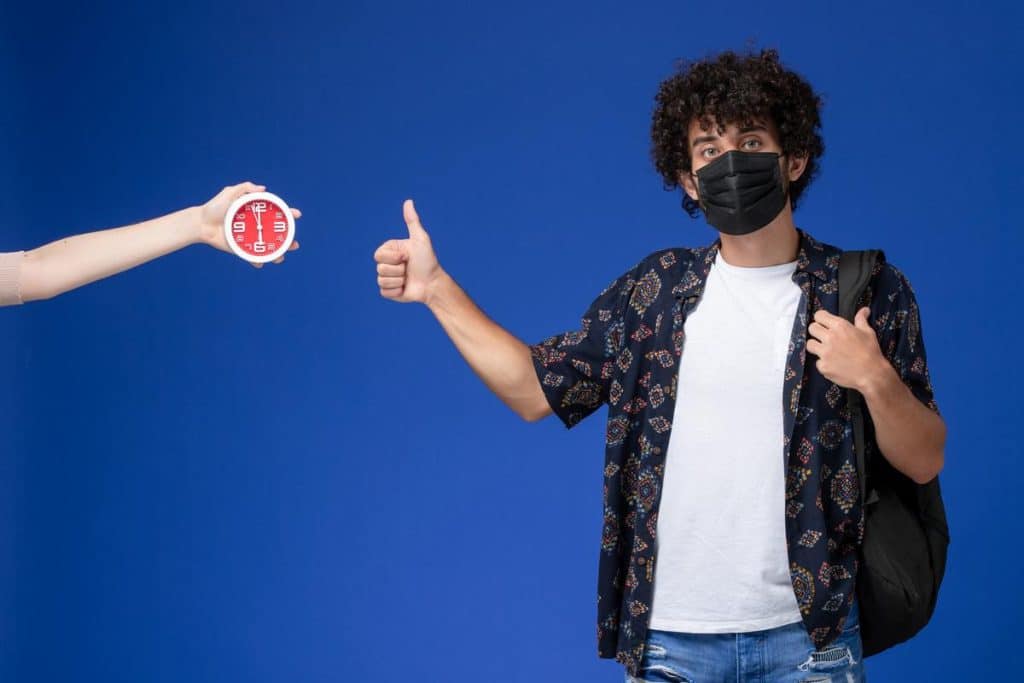 combien de temps la poste garde un recommande