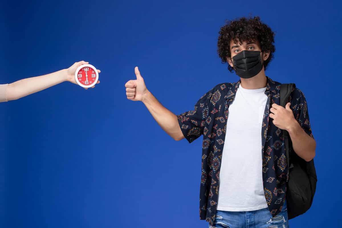 combien de temps la poste garde un recommande